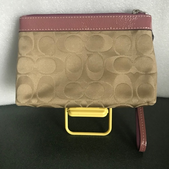 Coach Khaki/Pink Canvas Leather Signature C Corner Zip Pleated Wristlet - Picture 7 of 16